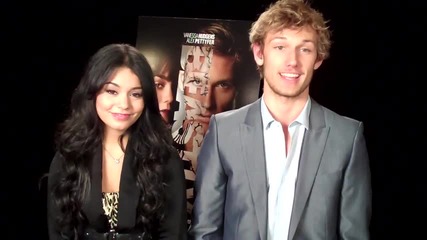 Vanessa Hudgens & Alex Pettyfer at Showest! 