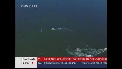 Greenpeace - Лодки Минават Охраната На G8