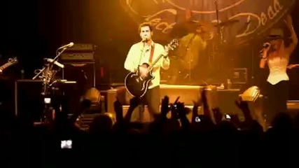Serj Tankian - Saving Us live Feat.kitty 