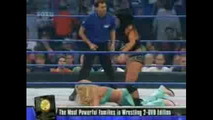 Torrie Wilson vs Victoria