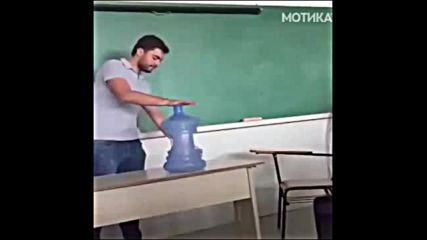 Часовете при този учител по физика са винаги интересни