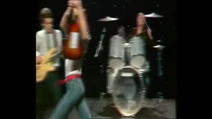 Queen - Play The Game - ( Brian & Roger Talks) 
