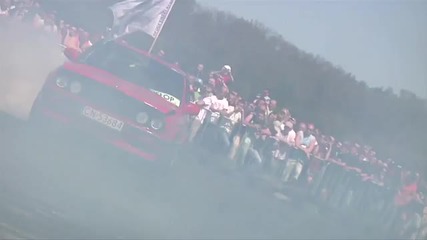 Majowka z Bmw Torun 2009 - Krotka relacja z konkursu palenia gumy pokazu mocy 