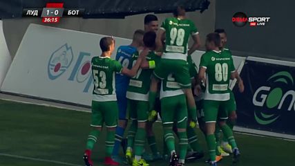 Бебетата на Лудогорец изплетоха красива голова атака