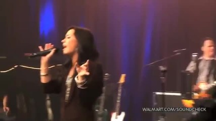 Demi Lovato and Joe Jonas- Wouldn't change a thing (live Walmart Soundcheck)2010