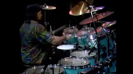 Dennis Chambers Solo Drumer