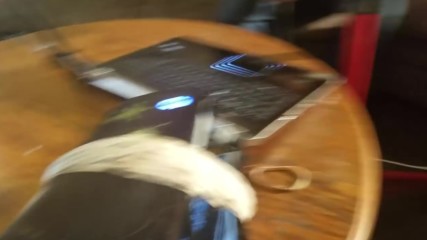 Лаптоп срещу ластици