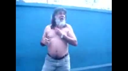 Пияница срещу Културист!