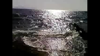 Вълните на Егейско море в Кушадасъ