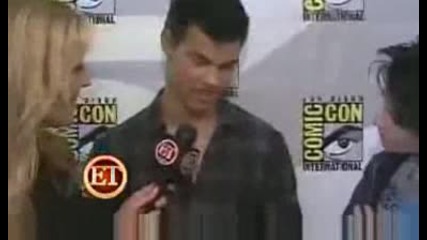 New Moon Star Taylor Lautner Im Asked To Growl A Lot