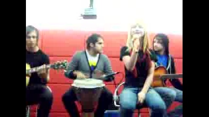 Paramore - Misery Business(acoustic) 