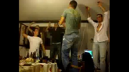 Всички Се Излагат,
