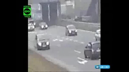 Каране в насрещното платно...