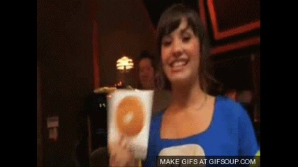 Demi and Jonas 