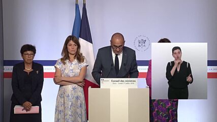 Мъж нападна с нож три жени в Париж, две от тях са тежко ранени