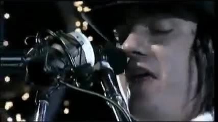 Three Days Grace - Riot (live at Kroq Almost Acoustic Christmas) 