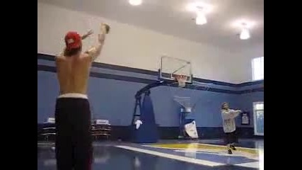 Mike Miller shoots