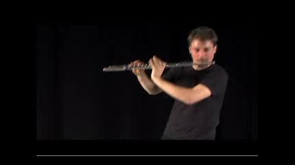 човек свири с флейта песента от Инс.гаджет и прави бийтбокс