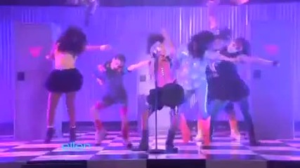 Willow Smith Performs Whip My Hair 