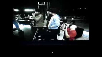 [ ] Зад кулисите с Jonas Brothers част 1