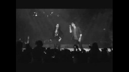 Demi Lovato And Joe Jonas Sing 