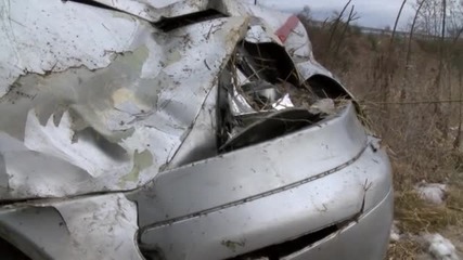 Шофьор се озова в нива край пътя след инцидент