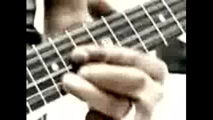 Slash make guitar rifs !!! 