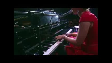 Sophie Hunger plays songs of secrets, city lights 