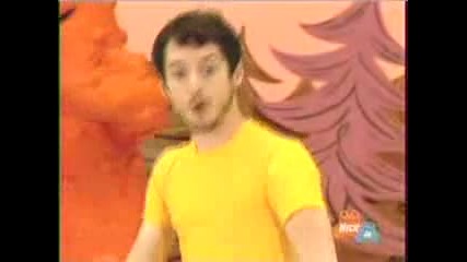 Elijah Wood Teaches U How 2 Dance