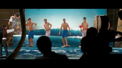 One Direction - Kiss You (official)