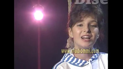 Zorica Junior - Sto grama poljubaca ( Biseri arhive )