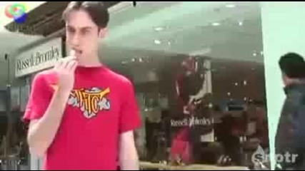 Досадният бийтбоксер 