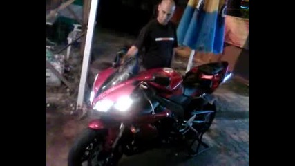 Yamaha R1 