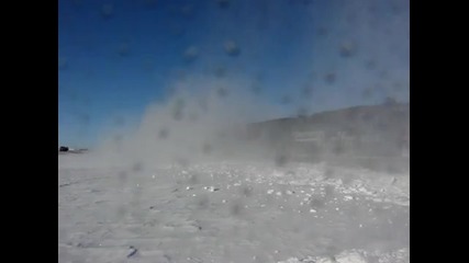 Влак лети през снега ! 