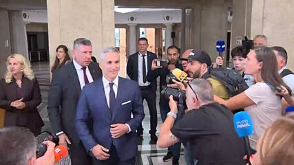 Инициативният комитет регистрира в ЦИК Гюров и Кандев за изборите