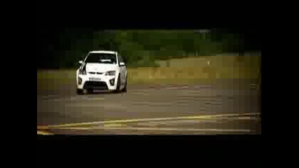 Top Gear - Vauxhall Vxr8 Bathurst vs Maloo