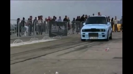 Много лудо Бмв Gearhead - Mom - racing