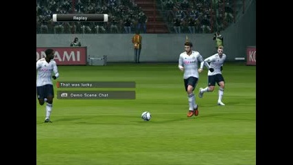 Страхотен гол на Muller от центъра (pes 11 Мlo)