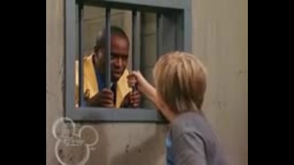 The Suite Life On Deck S01e02 - Parrot Island 