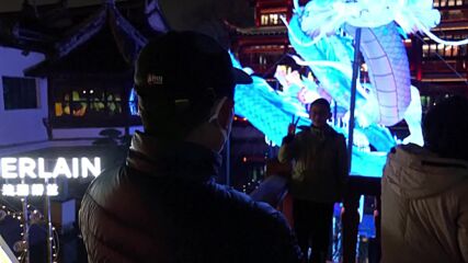 Драконови фенери озариха небето над Шанхай (ВИДЕО)