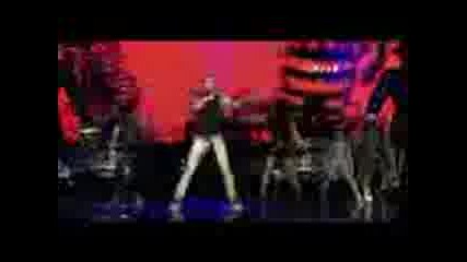 Black Eyed Peas - Boom Boom Pow (f1 Rocks Singapore 3oct2009)