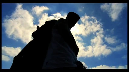 Страхотна!! New Boyz ft. Chris Brown - Better With The Lights Off + превод