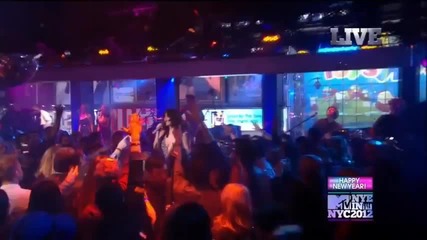 N e w! Selena Gomez & The Scene - Love You Like a Love Song & Hit the Lights ( Мtv Nye )