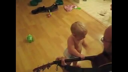 Това бебе е бъдещият Bon Jovi!