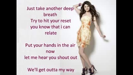 Selena Gomez - Spotlight *karaoke* 