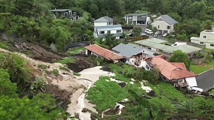 Очакват се още порои в Нова Зеландия, наводненията продължават (ВИДЕО)