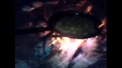 Как се правят пържени картофи на огън (може и на жар) 