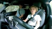 11-годишно дете тества проходимостта на автомобил