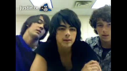 Look at Joe when he does the Lip thing its amazing,  makes my