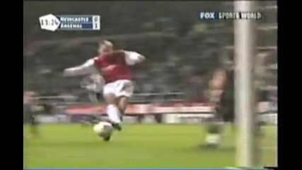 Dennis Bergkamp феноменален гол срещо Newcastle